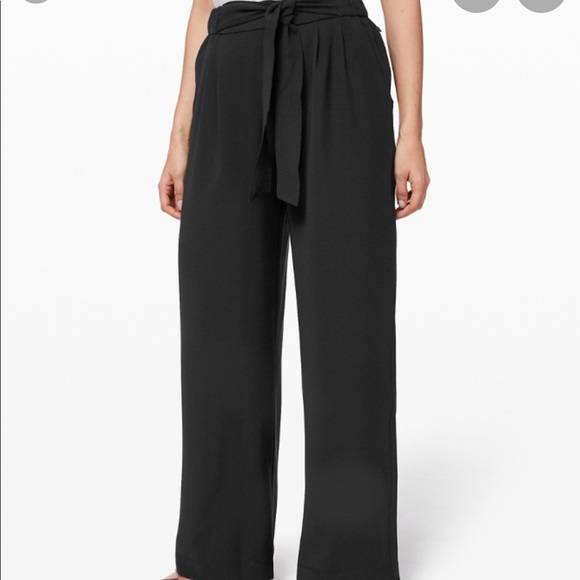 Lululemon Noir Pant - new with tags